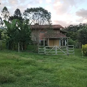 https://casa-serrana-alfredo-wagner.santa-catarina-brasil.com